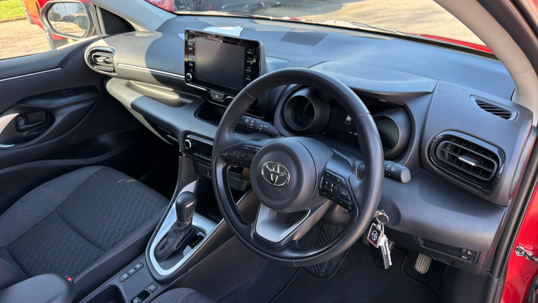 Toyota Yaris 1.5 Hybrid Design 5dr CVT Hybrid Hatchback